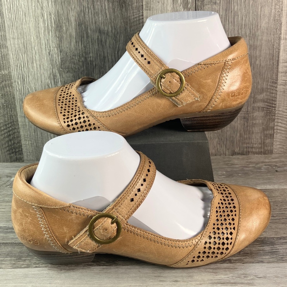 Taos Esteem Tan Leather Mary Jane Pumps Laser Cut Perforated Block Heel 8 EU 39